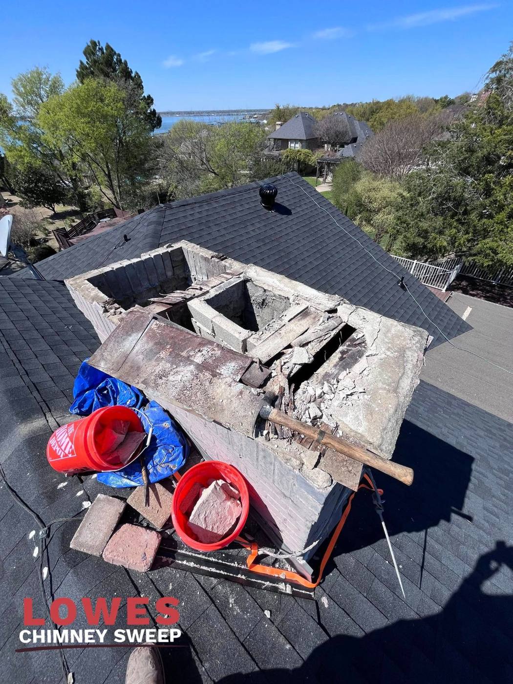Cracked, deteriorating chimney crown before repair