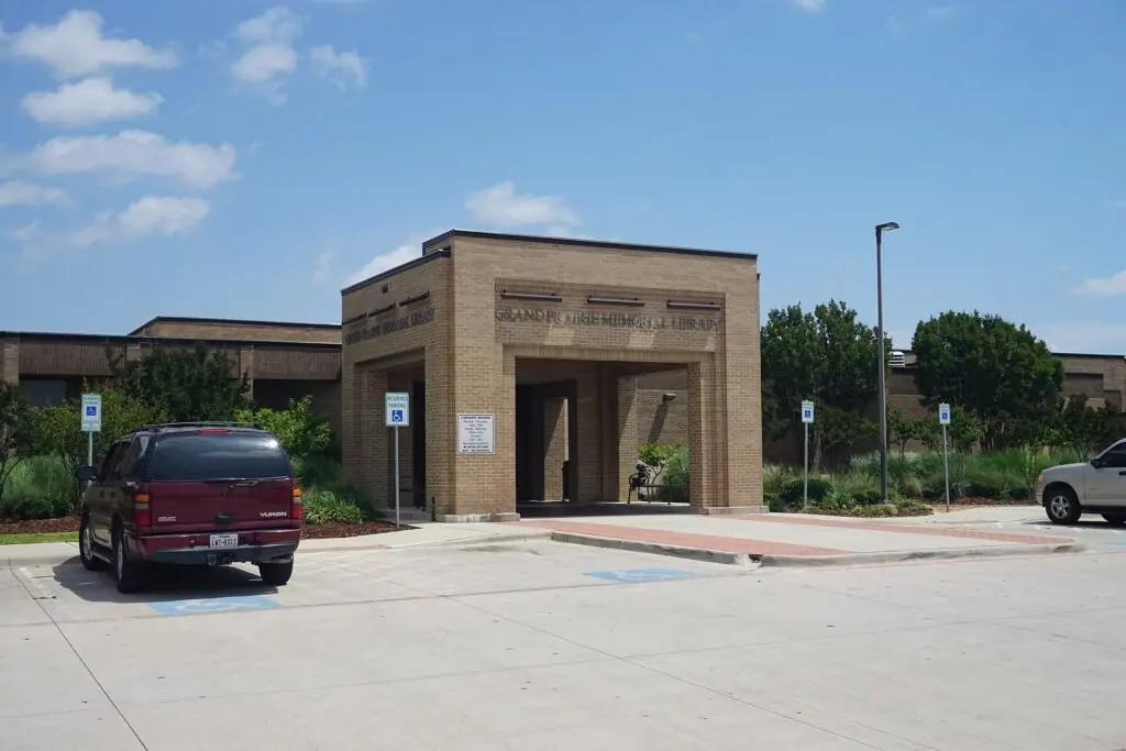 Grand Prairie Main Library in Grand Prairie, Texas