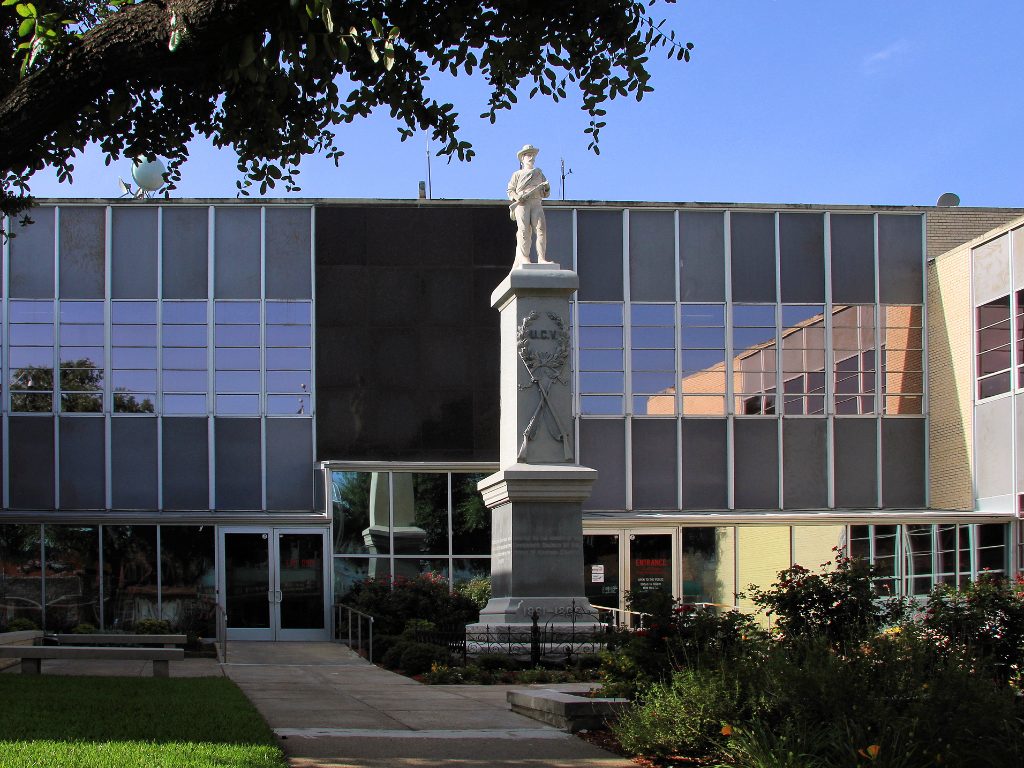The Kaufman County Courthouse in downtown Kaufman, Texas